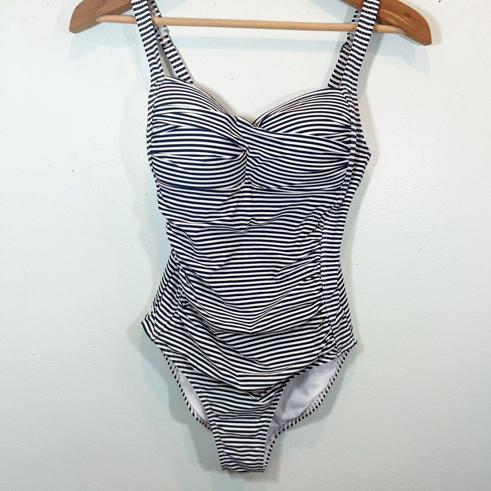 NIPTUCK SWIM One-Piece Navy White Stripe Size 6 Slimming Beach Vacation